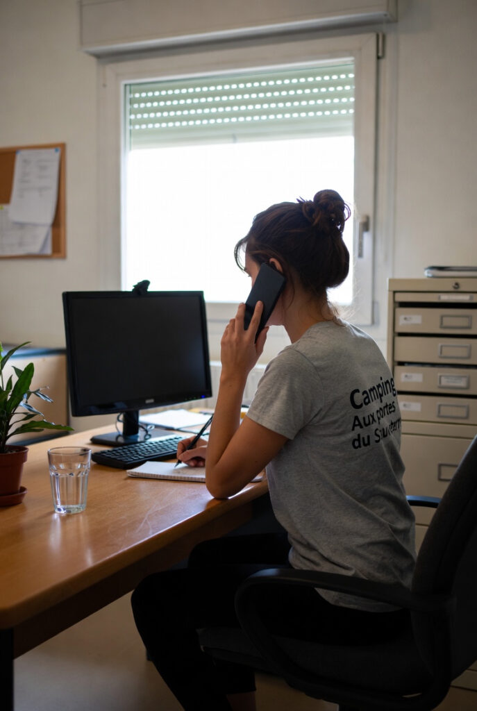 Réception du camping Aux portes du Sauveterre en Lozere